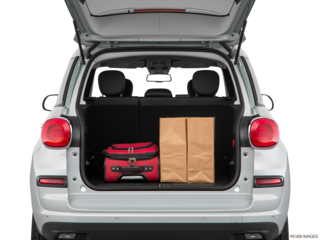 2019 fiat 500l cargo area with stuff