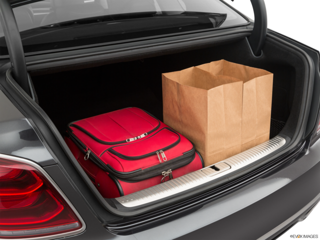 2019 kia k900 cargo area with stuff