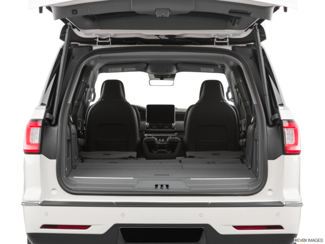 2019 lincoln navigator cargo area empty