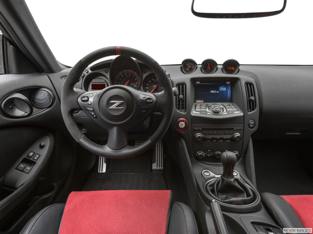 2019 nissan 370z dashboard
