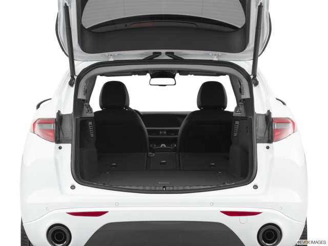 2020 alfa-romeo stelvio cargo area empty