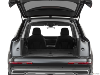 2020 audi q7 cargo area empty