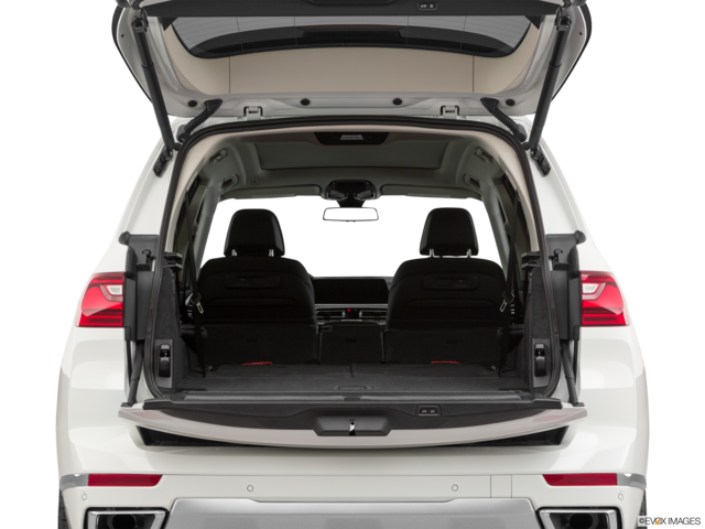 2020 bmw x7 cargo area empty