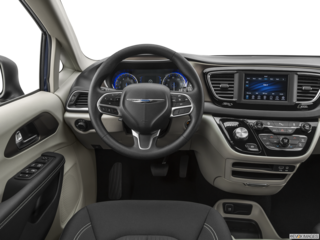 2020 chrysler voyager dashboard