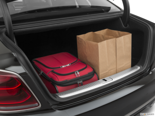 2020 kia k900 cargo area with stuff