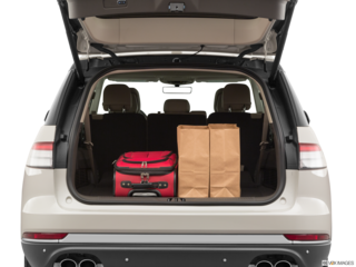 2020 lincoln aviator cargo area with stuff