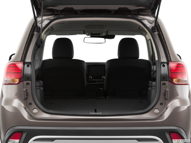 2020 mitsubishi outlander cargo area empty