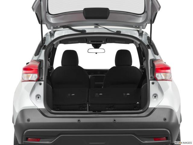 2020 nissan kicks cargo area empty