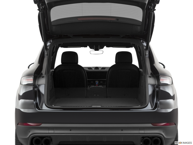 2020 porsche cayenne-hybrid cargo area empty