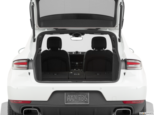 2020 porsche macan cargo area empty