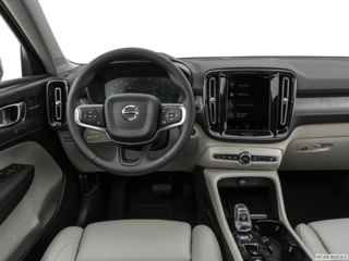 2020 volvo xc40 dashboard