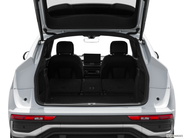2021 audi q5-sportback cargo area empty