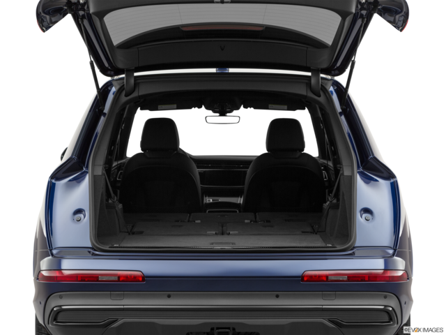 2021 audi q7 cargo area empty