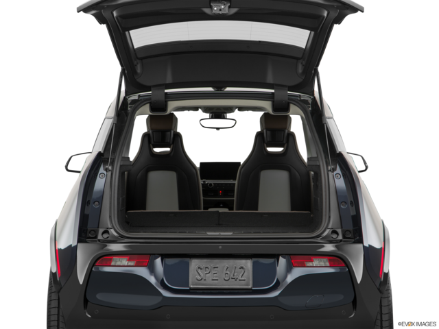 2021 bmw i3 cargo area empty