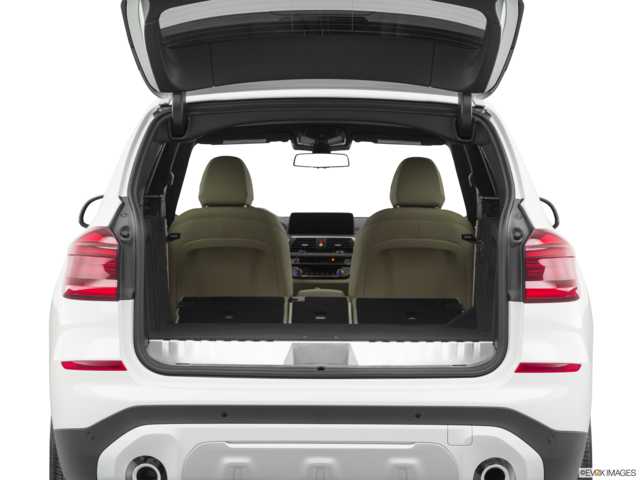 2021 bmw x3 cargo area empty