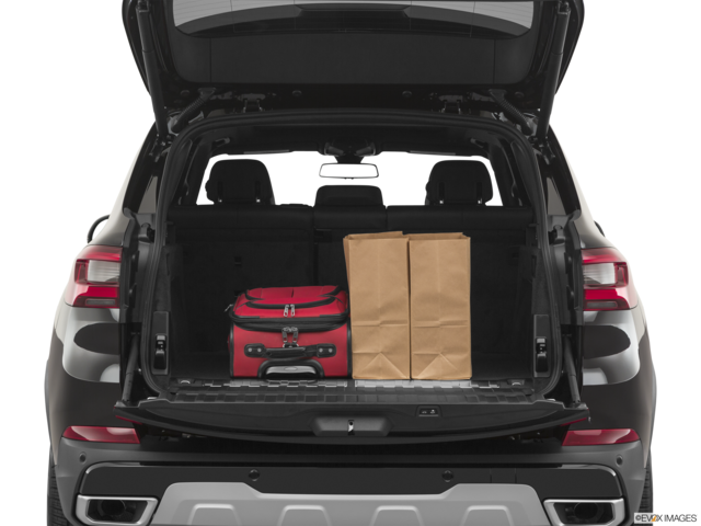 2021 bmw x5 cargo area with stuff