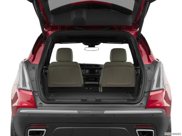 2021 cadillac xt5 cargo area empty