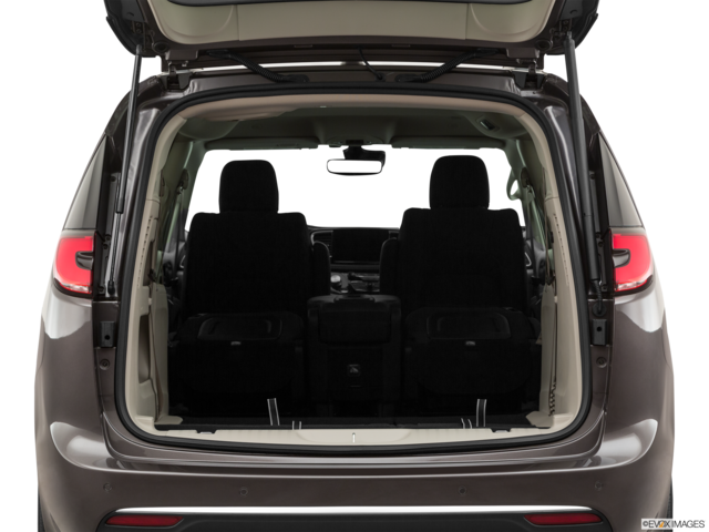 2021 chrysler pacifica cargo area empty
