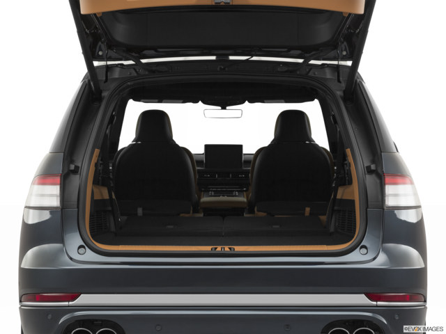 2021 lincoln aviator cargo area empty