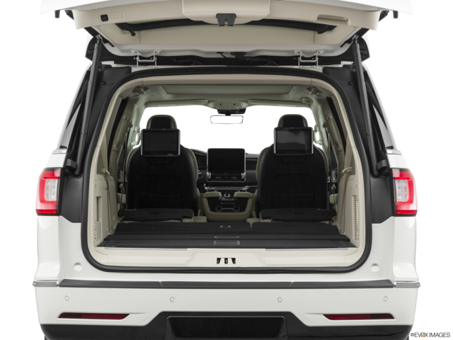2021 lincoln navigator-l cargo area empty