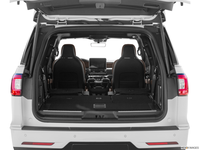 2021 lincoln navigator cargo area empty