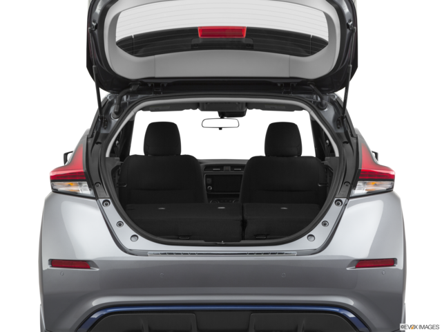 2021 nissan leaf cargo area empty