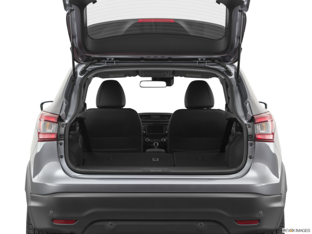 2021 nissan rogue-sport cargo area empty