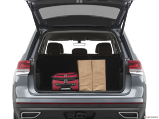 2021 volkswagen atlas cargo area with stuff