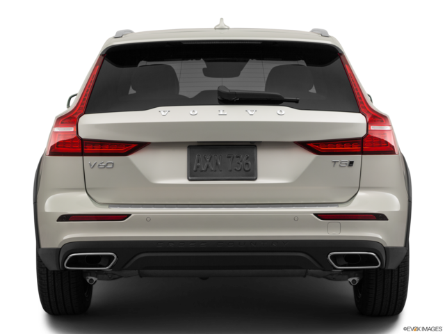 2021 volvo v60-cross-country back