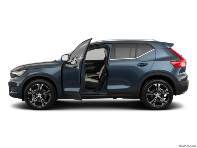 2021 volvo xc40 side