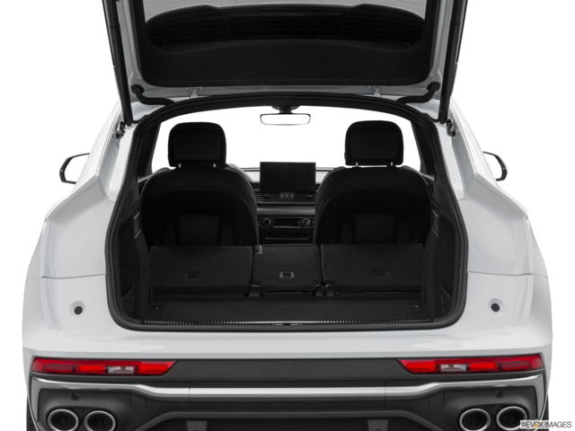 2022 audi sq5-sportback cargo area empty