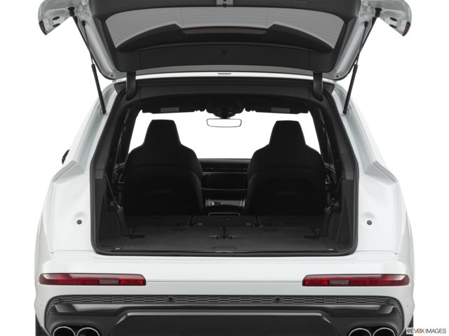 2022 audi sq7 cargo area empty