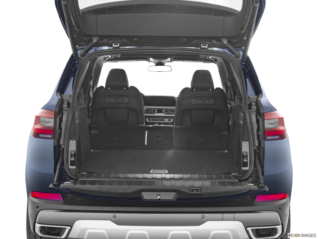 2022 bmw x5 cargo area empty