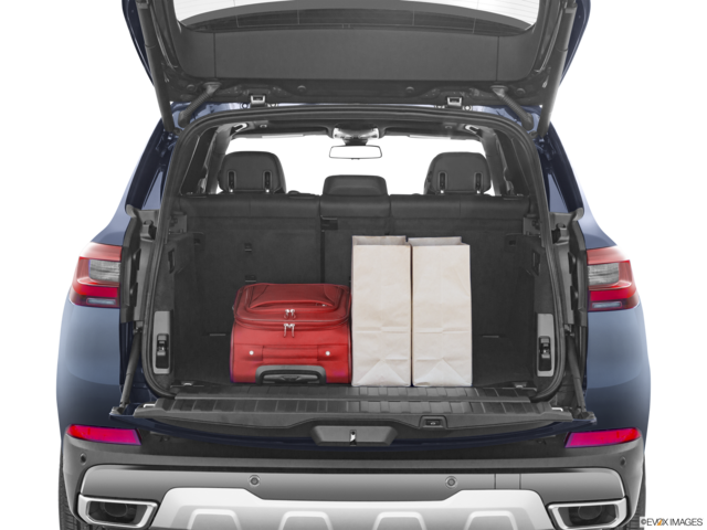 2022 bmw x5 cargo area with stuff