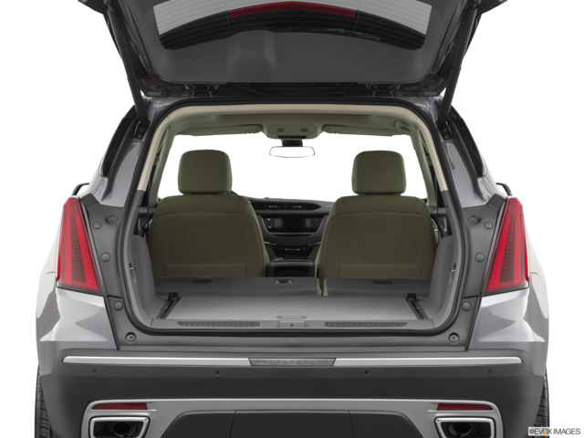 2022 cadillac xt5 cargo area empty