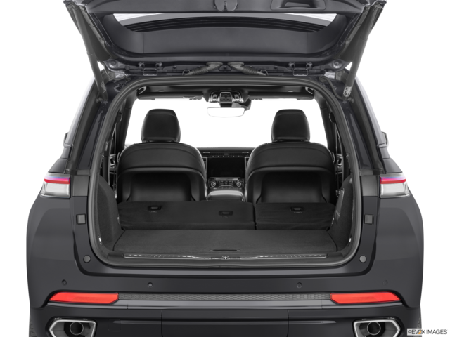 2022 jeep grand-cherokee-4xe cargo area empty