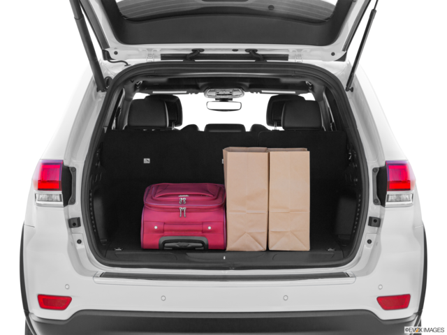 2022 jeep grand-cherokee-wk cargo area with stuff