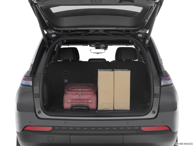 2022 jeep grand-cherokee cargo area with stuff