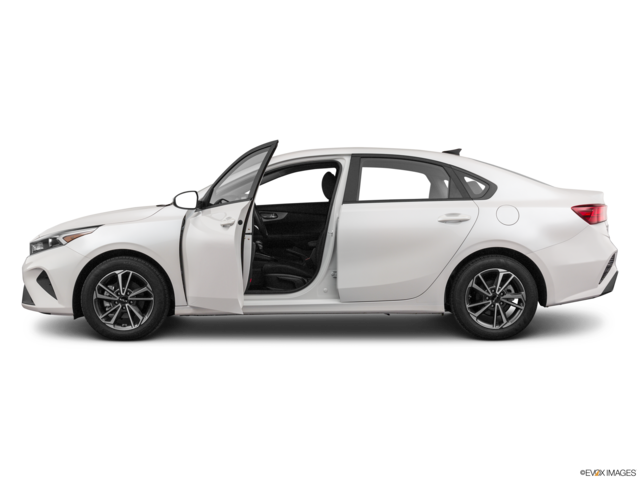 2022 kia forte side