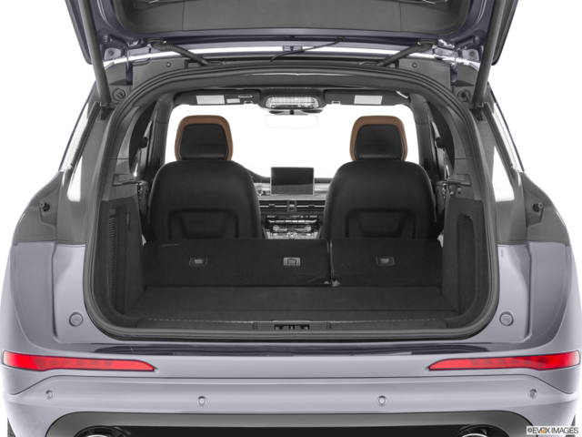 2022 lincoln corsair cargo area empty