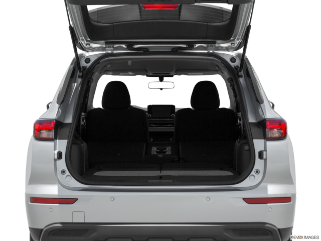 2022 mitsubishi outlander cargo area empty