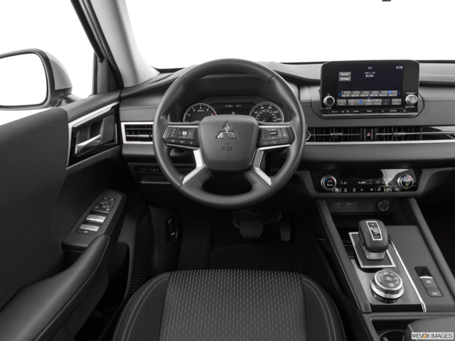 2022 mitsubishi outlander dashboard