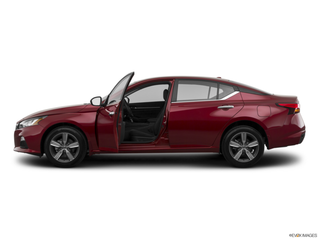 2022 nissan altima side