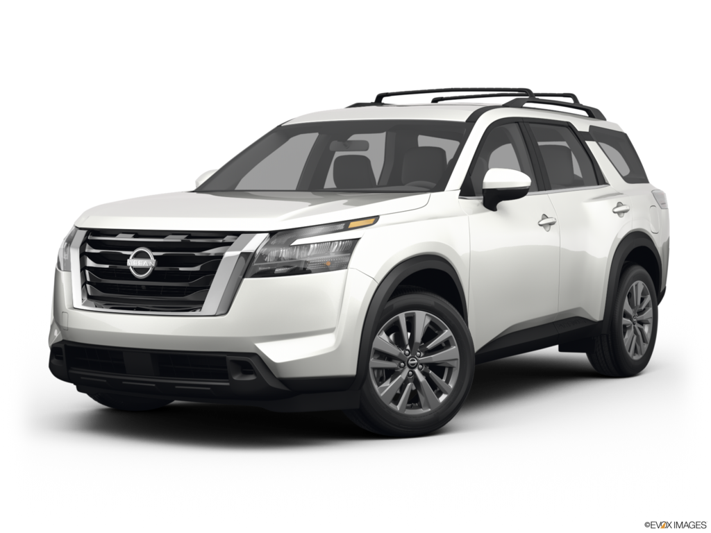 2022 nissan pathfinder angled front