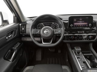 2022 nissan pathfinder dashboard