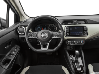 2022 nissan versa dashboard