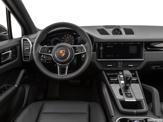 2022 porsche cayenne dashboard