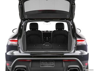 2022 porsche macan cargo area empty