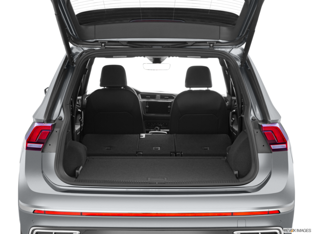 2022 volkswagen tiguan cargo area empty