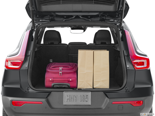 2022 volvo xc40 cargo area with stuff